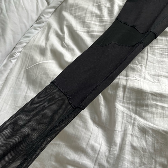 TNA high waisted black leggings with mesh design - Picture 3 of 10